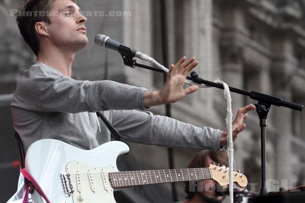 FRANCOIS AND THE ATLAS MOUNTAIN - 2012-07-19 - PARIS - Parvis de l'Hotel de Ville - 